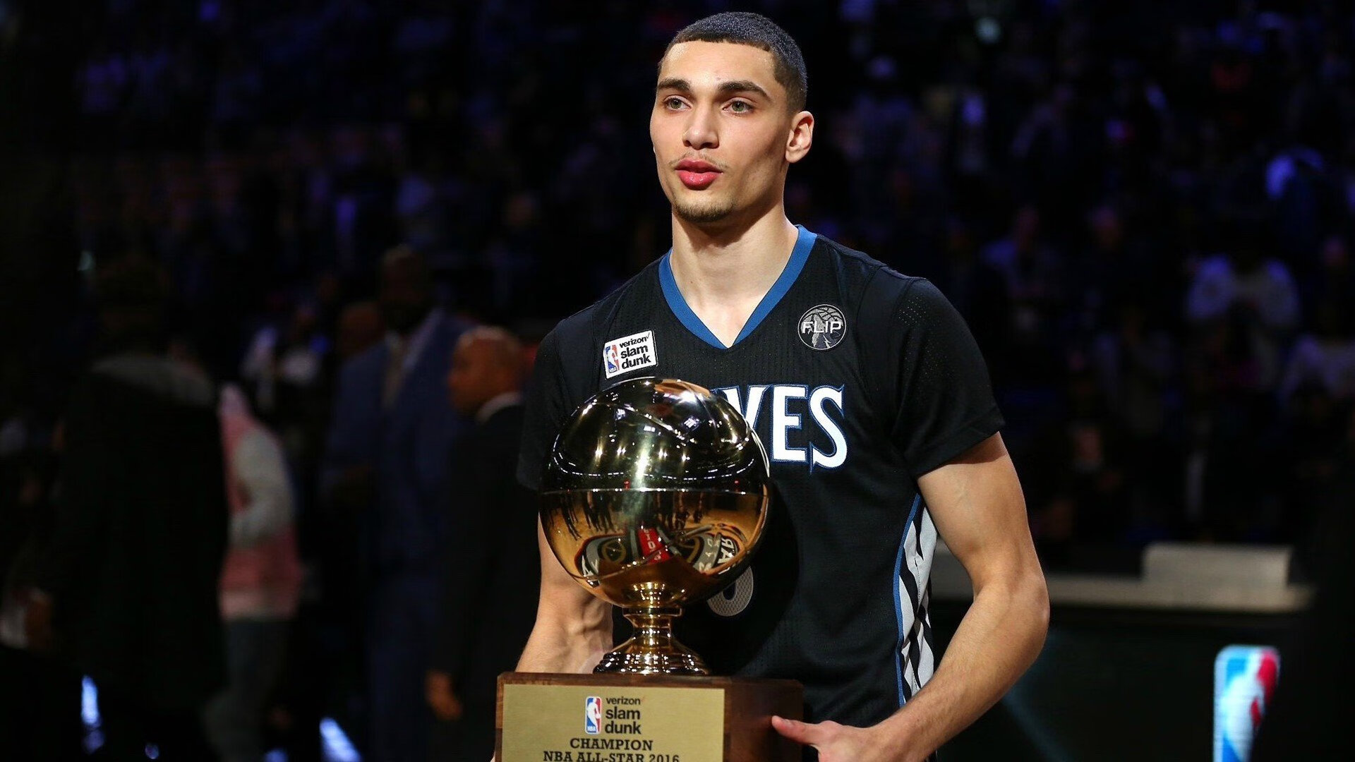 九游娱乐(jiuyou)官方网站-步行者小阵容频繁拉开空间加强外线投射，步行者2021阵容